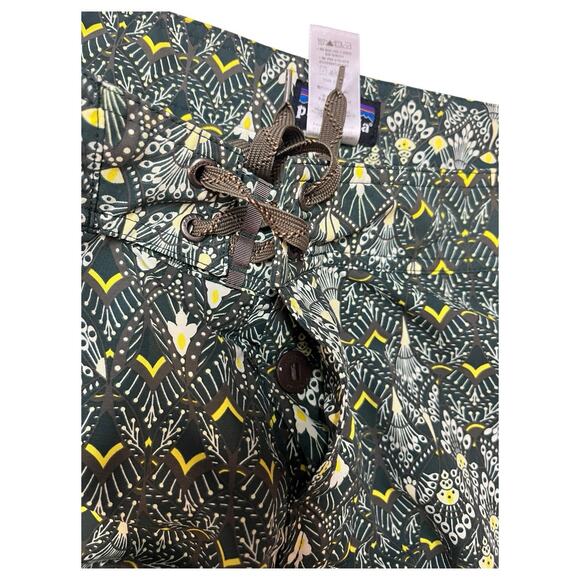 Patagonia Board Shorts Mens 36 Green Wavefarer Geometric Preppy Classic 66556 - Picture 4 of 13